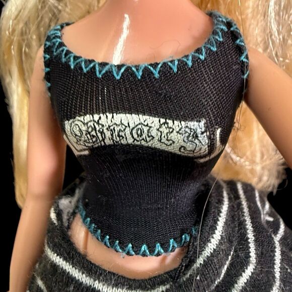 Bratz Treasures Collection Cloe Doll MGA 2005 INCOMPLETE - Picture 5 of 16